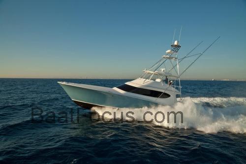 Hatteras GT70 Spesifikasjoner og anmeldelser